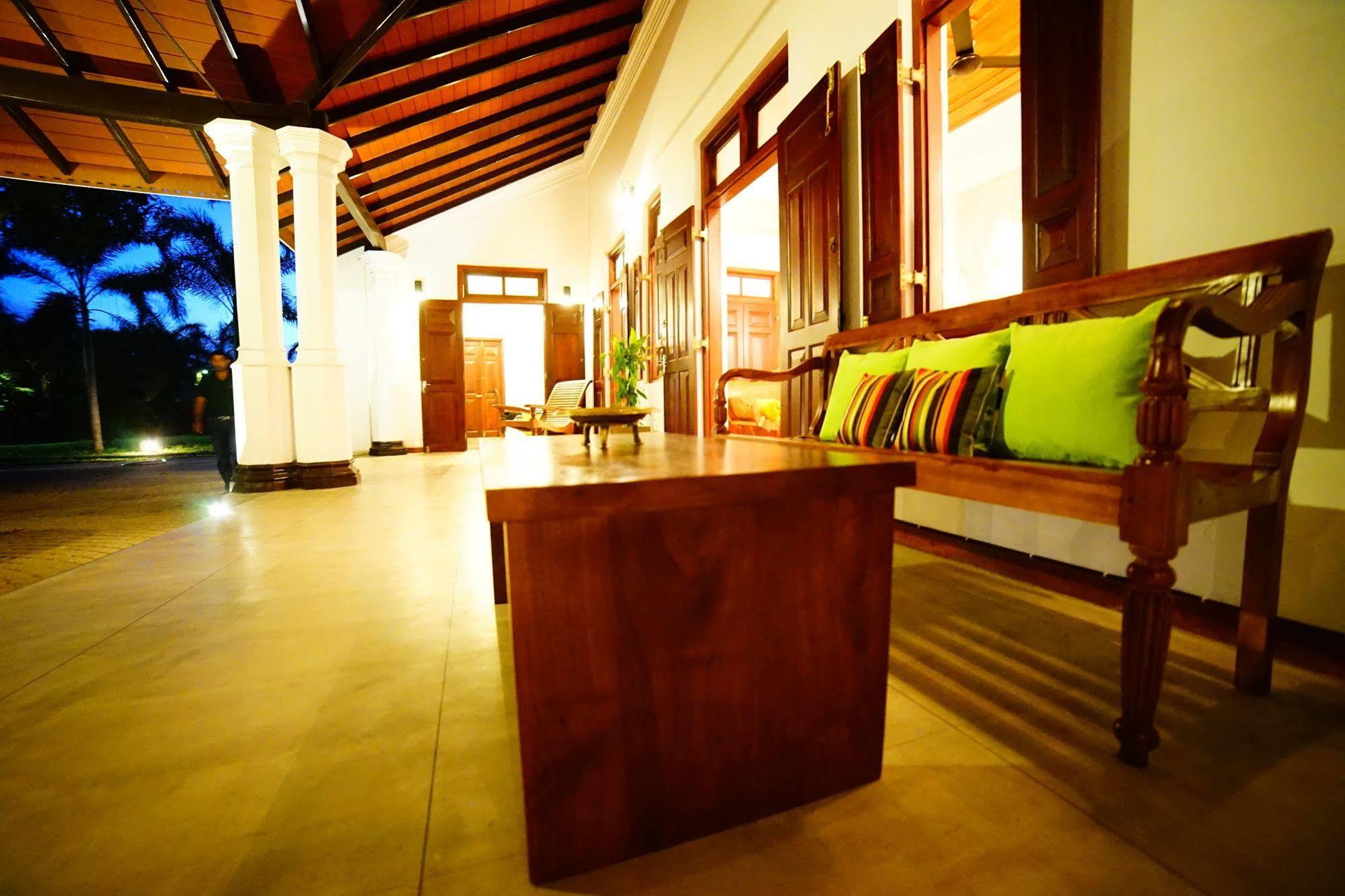 Lespri Grand Hotell Negombo Eksteriør bilde